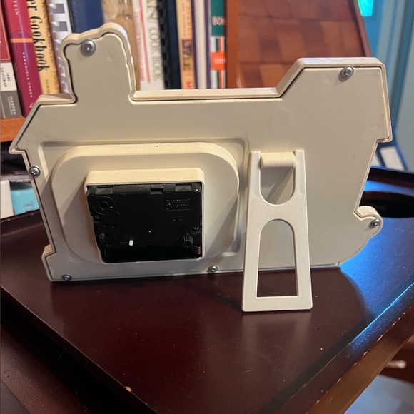 Vintage Rare Barbie House Shaped Tabletop Clock. Battery Operated. Still Works. - Picture 2 of 4